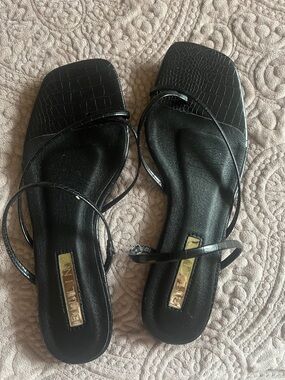Billini Black Croc-Embossed Square-Toe Strappy Sandals EUC sz 8
